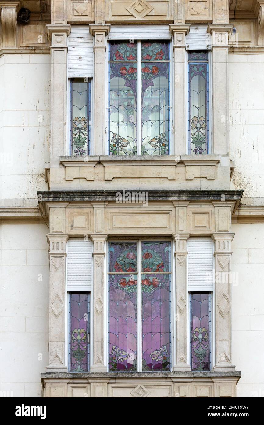 Francia, Meurthe et Moselle, Nancy, 1909 vetrate Art Nouveau di Georges Janin sulle finestre di un edificio di appartamenti situato in Rue Pasteur Foto Stock