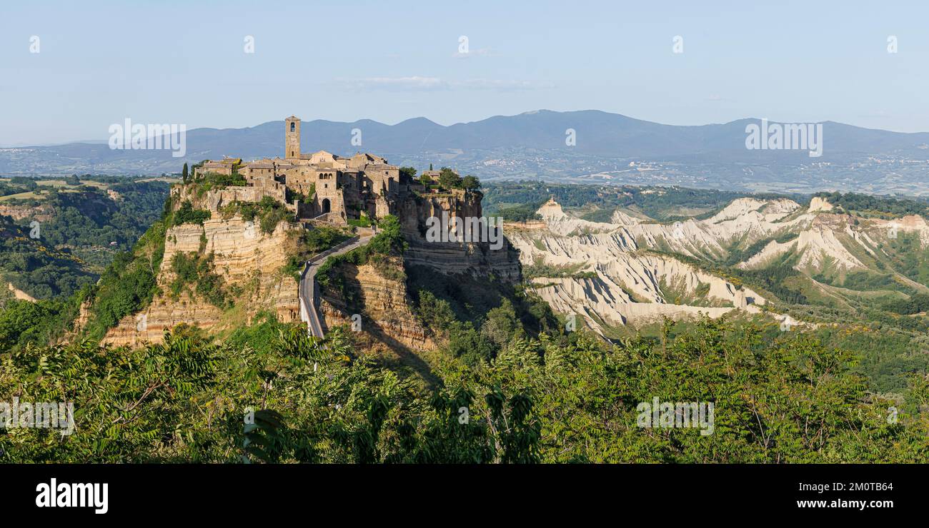 Italia, Lazio, Civita di Bagnoregio, vista sul paese Foto Stock