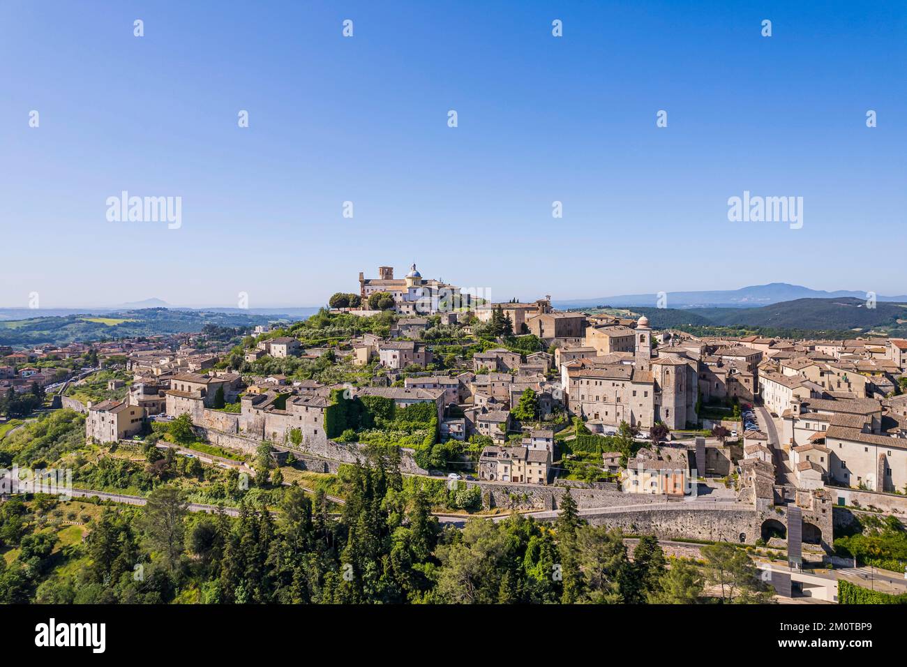 Italia, Umbria, Amelia, veduta della città (veduta aerea) Foto Stock