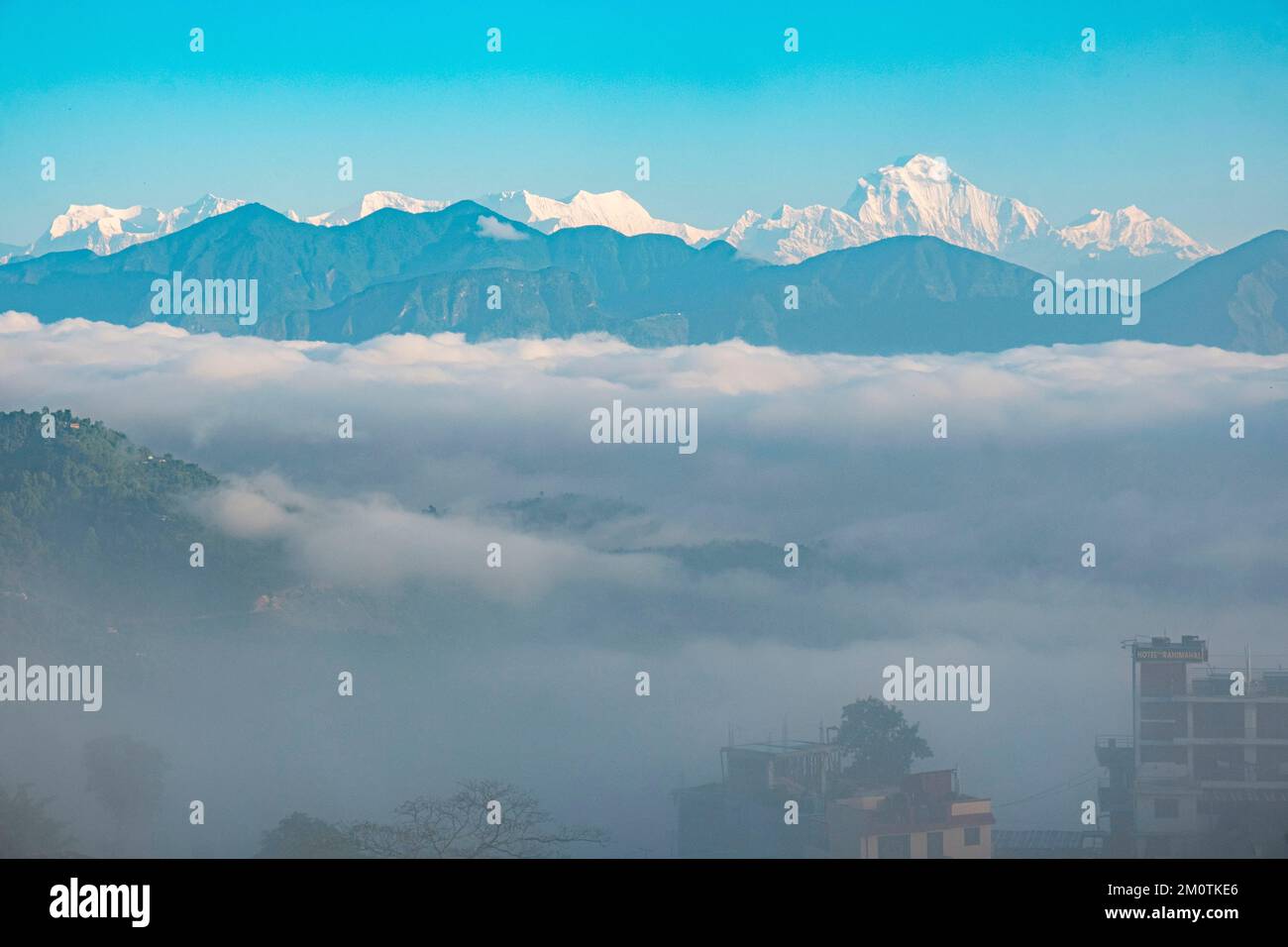 Nepal, zona Lumbini, Tansen, alba sulla catena montuosa dell'Himalaya Foto Stock