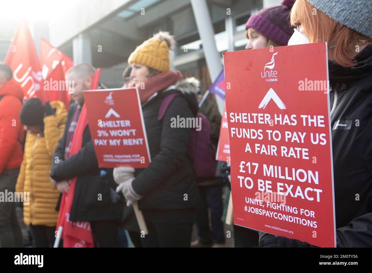 Edimburgo, Regno Unito. 8th Dec, 2022. Sciopero commerciale all'unisono al di fuori del Parlamento scozzese di Edimburgo che chiede l'aumento delle retribuzioni come costo di vita per una crisi. Picture Credit: Pako Mera/Alamy Live News Foto Stock