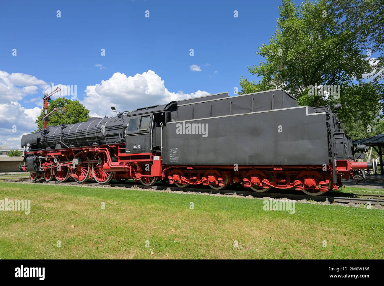 Schnellzuglokomotive 01 220, Technisches Denkmal, Treuchtlingen, Bayern, Deutschland Foto Stock