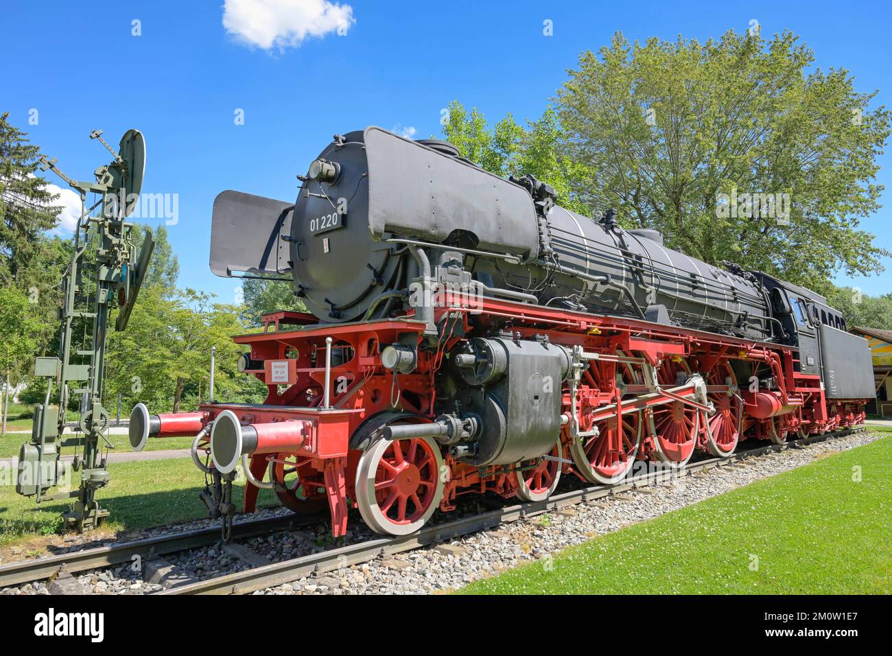 Schnellzuglokomotive 01 220, Technisches Denkmal, Treuchtlingen, Bayern, Deutschland Foto Stock