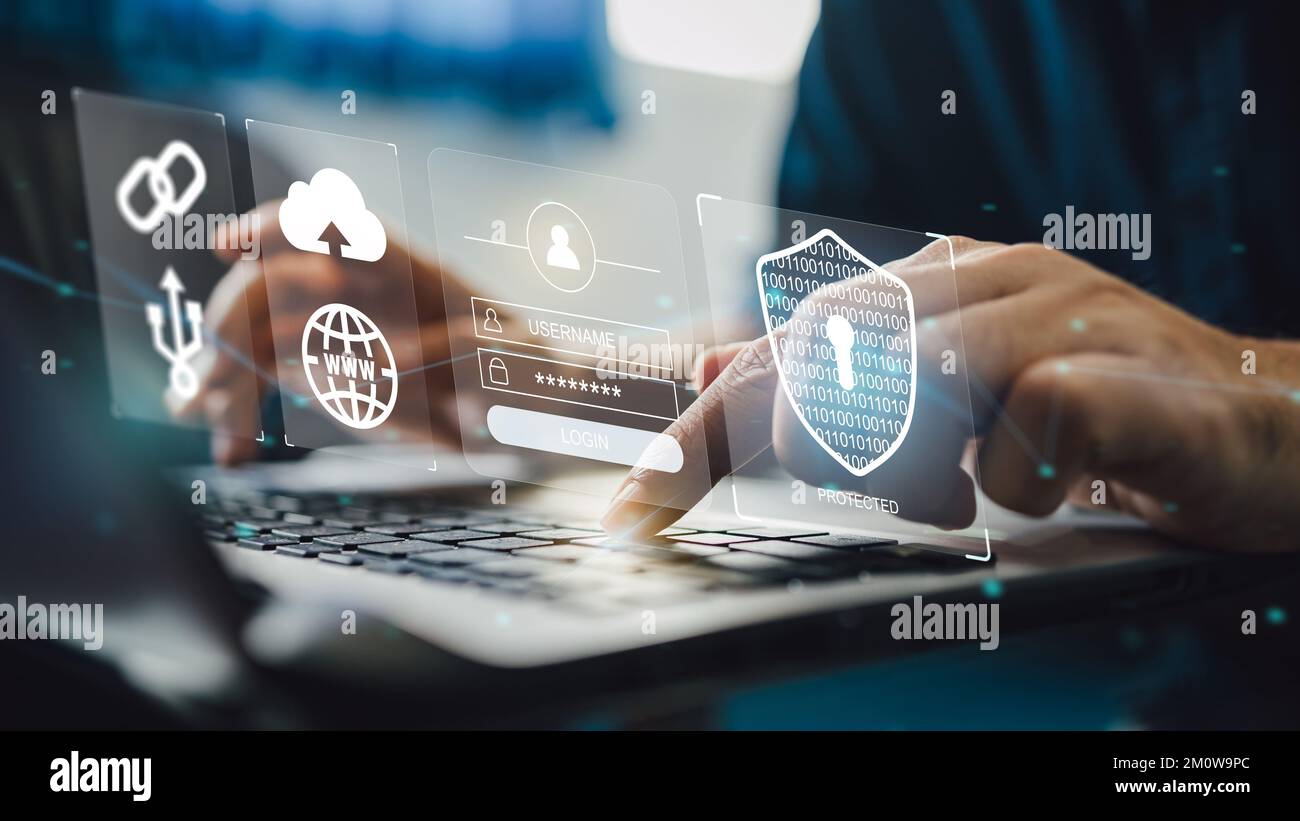 Specialista IT lavoro su computer con protezione dei dati di sicurezza informatica Privacy business internet Technology concept. Foto Stock
