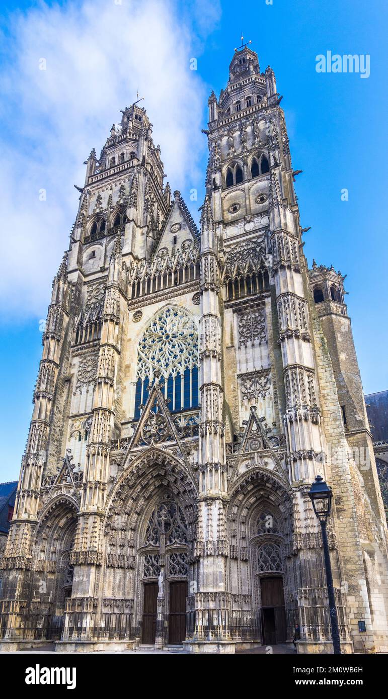 Tours Cattedrale (Cathédrale Saint-Gatien de Tours) costruita tra il 12 ° secolo, 16th Tours, Indre-et-Loire (37), Francia Foto Stock