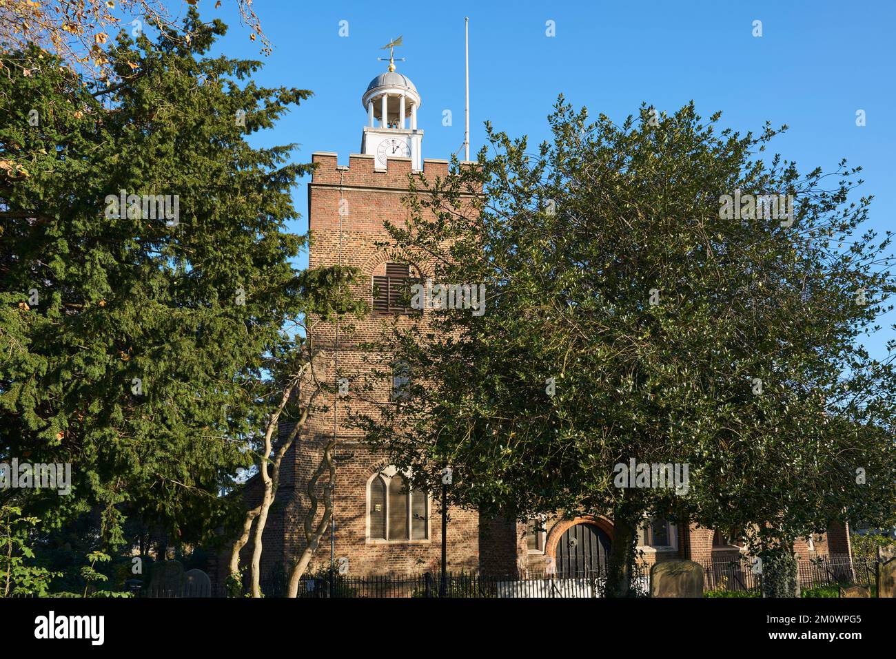 La torre del 17th ° secolo della chiesa di St Mary, Leyton, East London UK Foto Stock