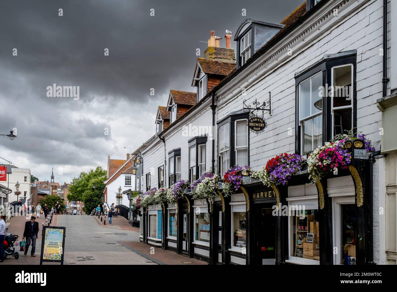 The High Street, Lewes, East Sussex, Regno Unito. Foto Stock