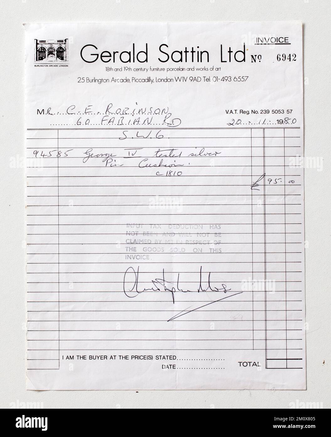1980s ricevuta di vendita per l'antico cuscino in argento da Gerald Sattin della Burlington Arcade Piccadilly London Foto Stock