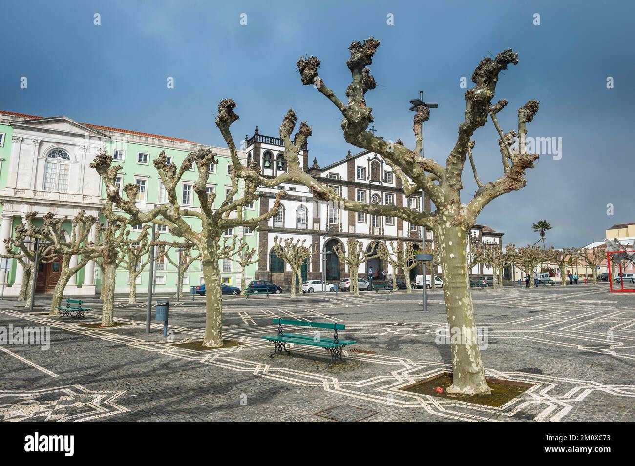 5 ottobre piazza nella storica città di Ponta Delgada, isola di Sao Miguel, Azzorre, Portogallo, Europa Foto Stock