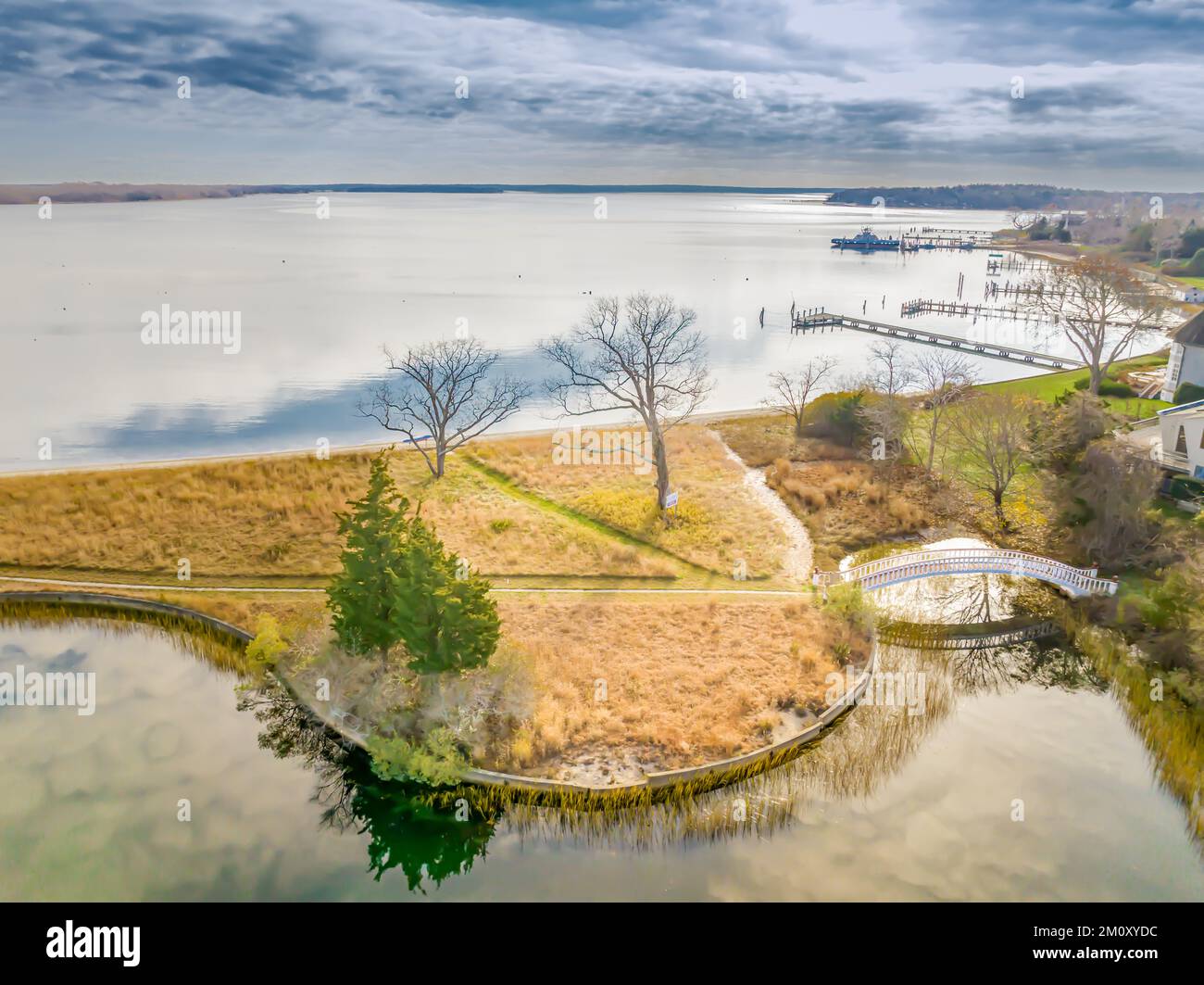 Veduta aerea del ponte giapponese Smith-Ransome a Shelter Island, NY Foto Stock