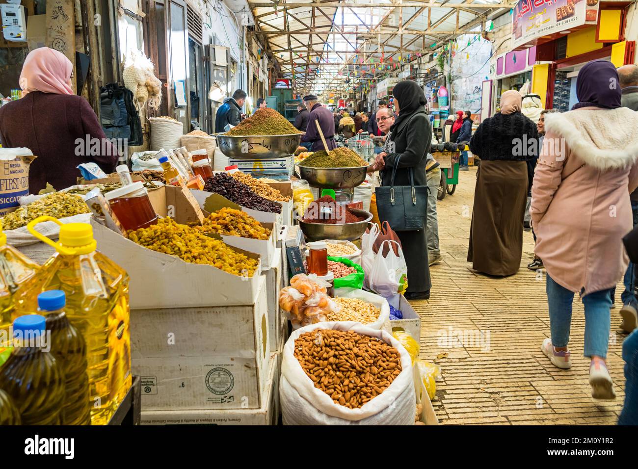 Al Qasaba (Città Vecchia) mercato nel centro di Nablus Palestina. Foto Stock