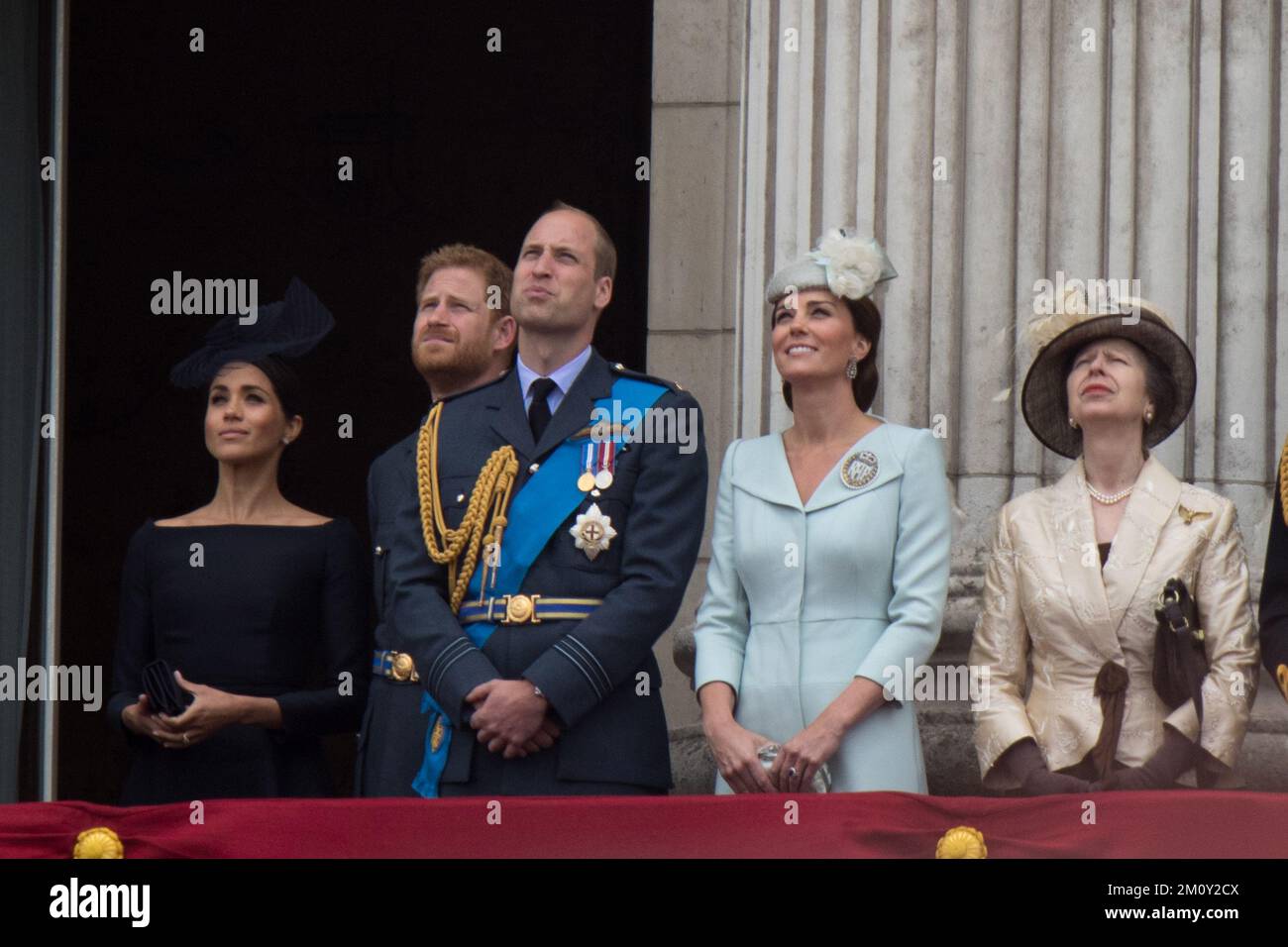 Meghan, Harry, William e Kate sul balcone di Buckingham Palace Foto Stock