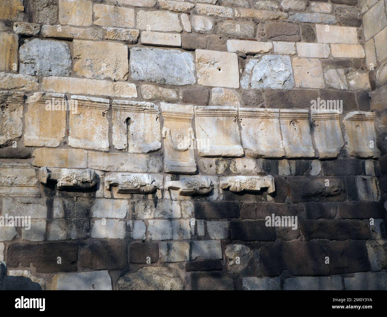 Mura dell'antico Castello di Ankara, Türkiye. Foto Stock