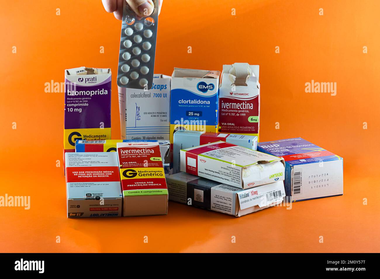 Scatola di pillole diverse. Medicinali. Forniture mediche
