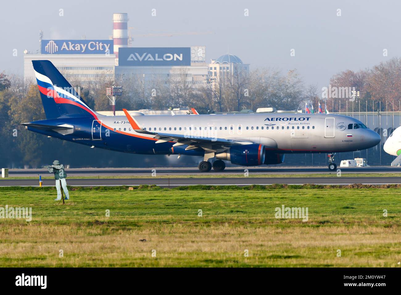 Aeroflot Airbus A320 con nuova registrazione in Russia per evitare sanzioni. Aeroflot Russian Airlines aereo RA-73169 durante le restrizioni. Foto Stock