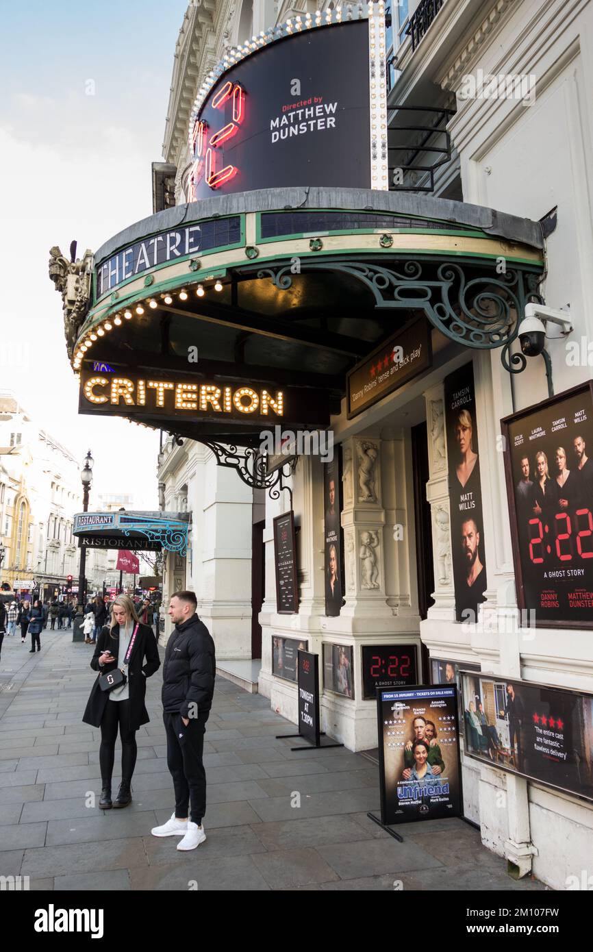 L'ingresso al Criterion Theatre su Piccadilly Circus nel West End di Londra, Inghilterra, Regno Unito Foto Stock
