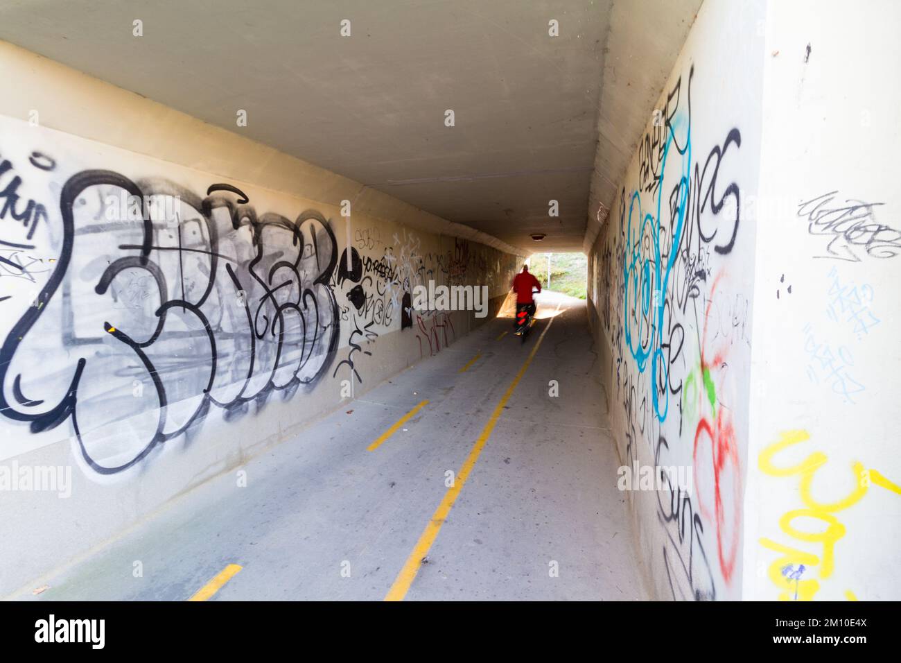 Tunnel ciclabile e pedonale allo svincolo di Koszegi ut, Sopron, Ungheria Foto Stock