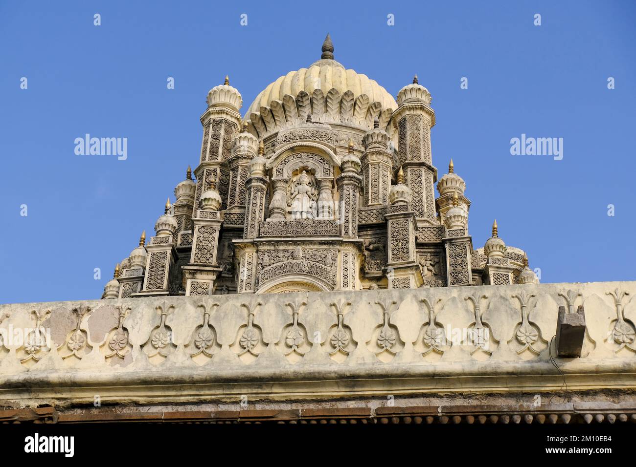 08 dicembre 2022, Pune, India, Bhuleshwar Tempio vicino Pune India, Hill top tempio del dio indù shiva, ci sono molti turisti che vengono a vedere questi hi Foto Stock