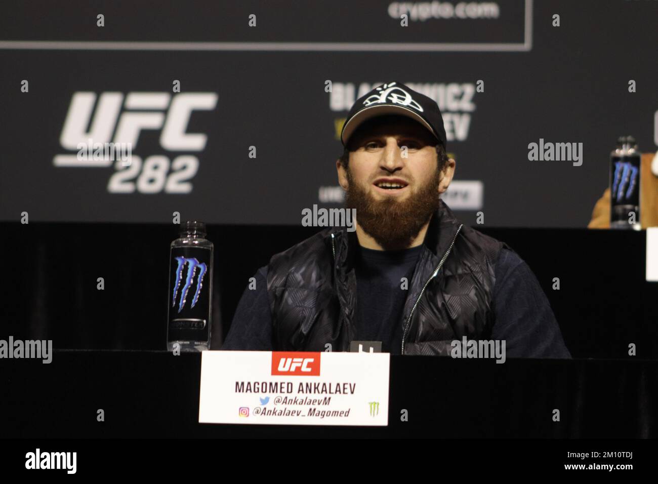 Las Vegas, Nevada, Stati Uniti. 08th Dec, 2022. UFC Apex LAS VEGAS, NV - DICEMBRE 8: Magomed Ankalaev interagisce con i media durante il Media Day dell'UFC 282 all'UFC Apex il 8 Dicembre 2022, a Las Vegas, Nevada, Stati Uniti. (Foto di Diego Ribas/PxImages) (Diego Ribas/SPP) Credit: SPP Sport Press Photo. /Alamy Live News Foto Stock