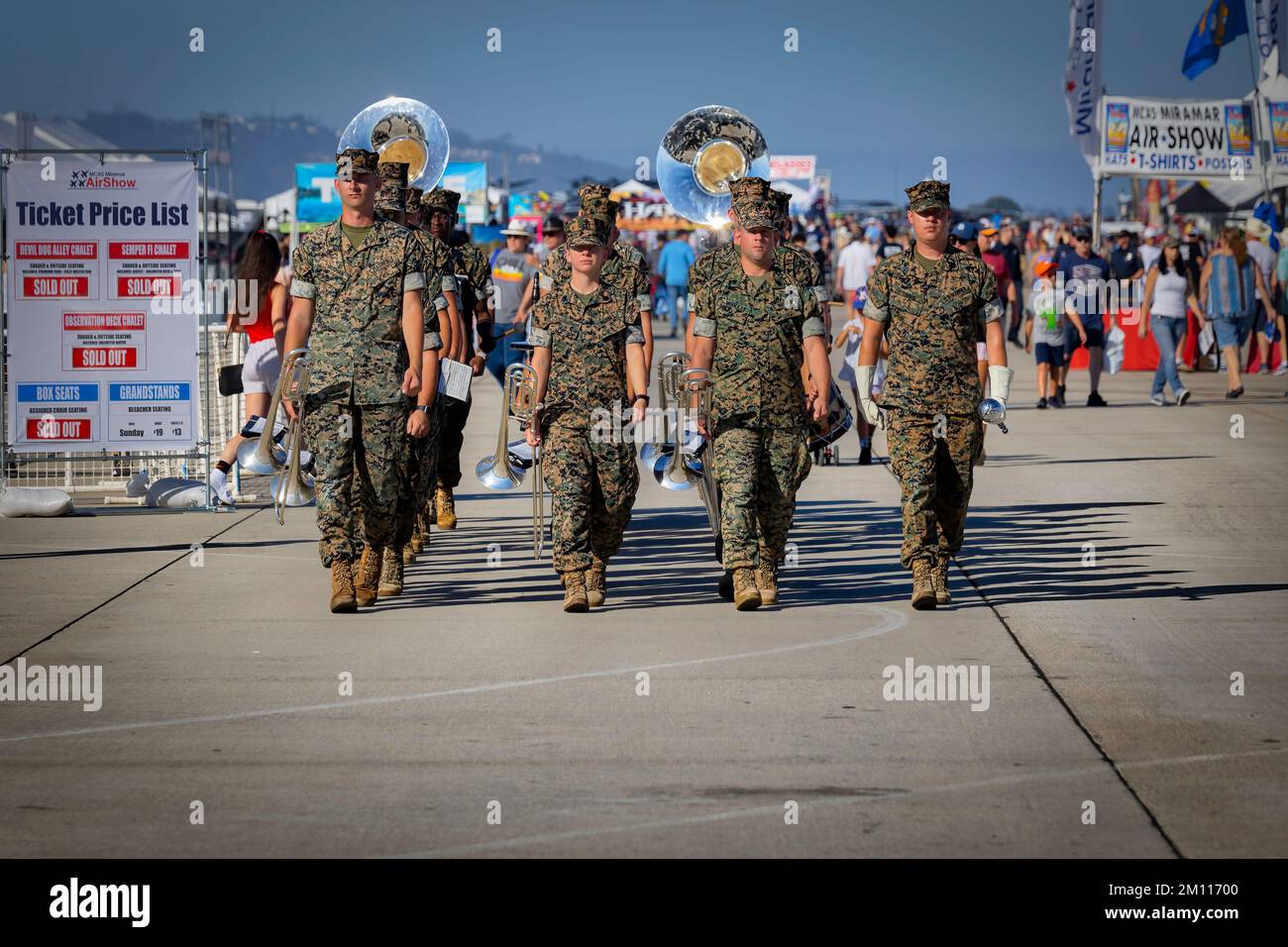 La terza Marine Aircraft Wing Band (MAW) si presenta per l'apertura del Miramar Airshow 2022 a San Diego, California. Foto Stock