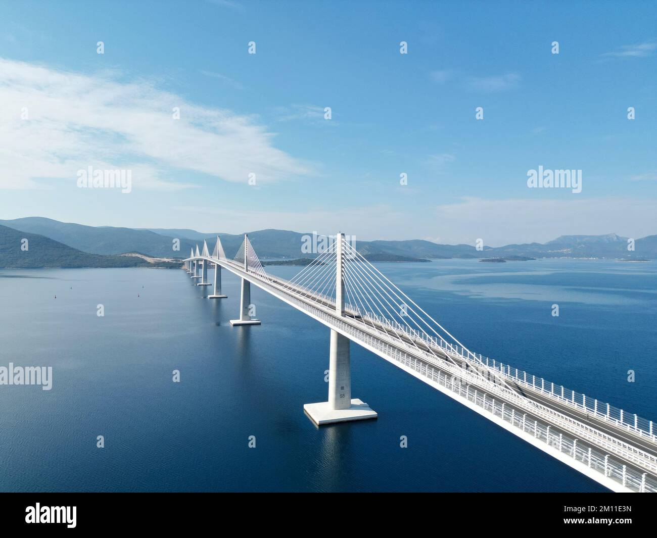 Ponte Peljesac, ponte sospeso Croazia drone vista aerea estate Foto Stock