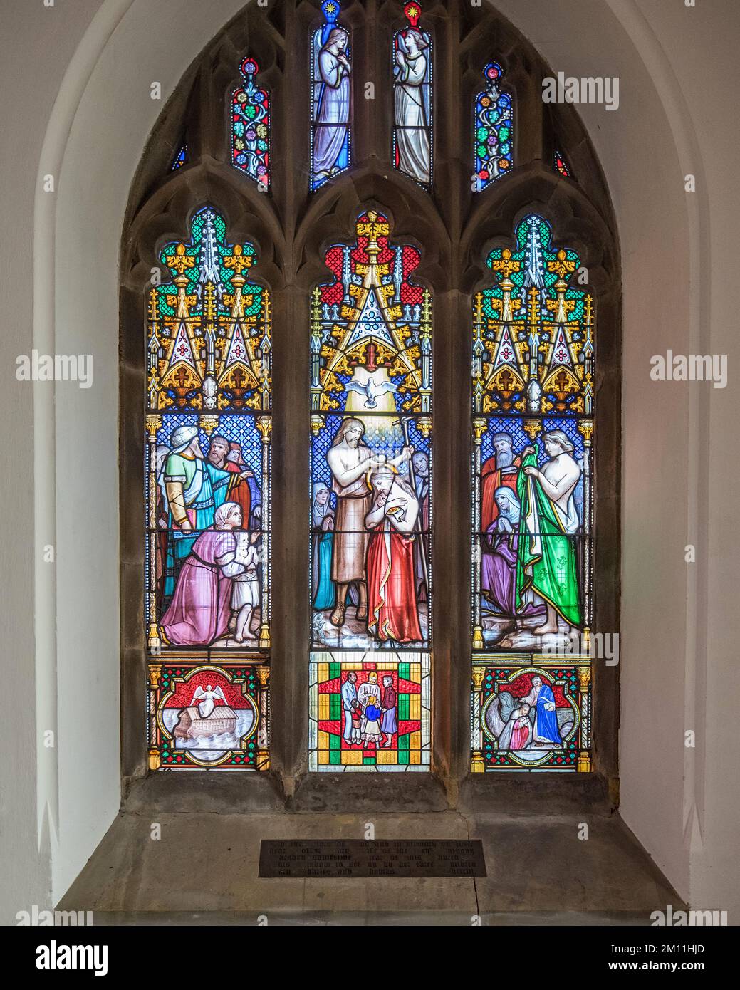 Vetrate alla chiesa di St Andrew a Gargrave, North Yorkshire Foto Stock