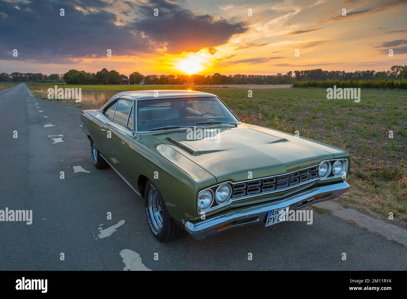 Plymouth Road Runner al tramonto, anno di costruzione 1968, muscle car, auto classica, auto classica, Mopar, Auto classica, Germania Foto Stock