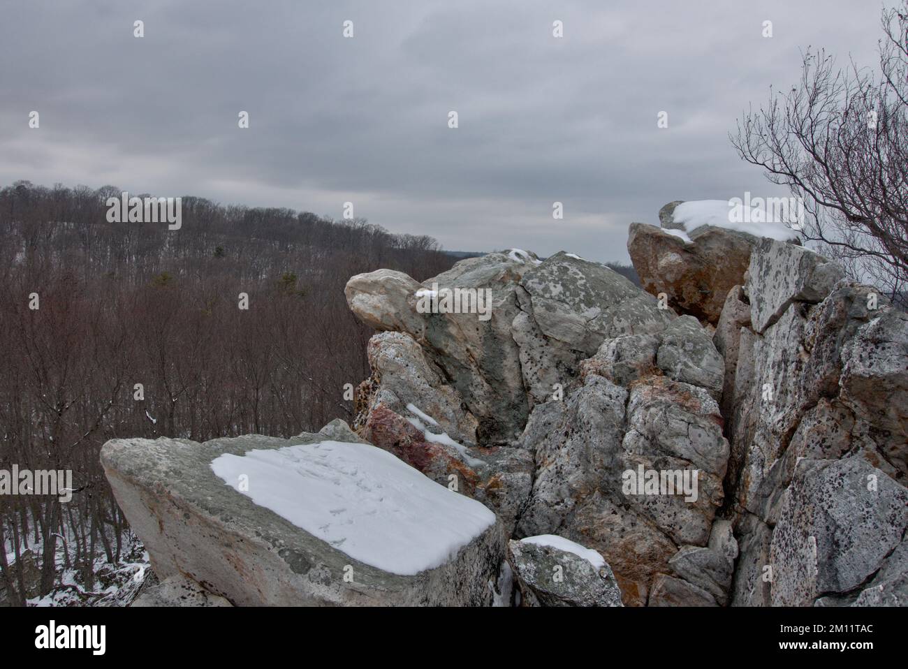 Il Cat Rock si affaccia sul Catottin Mountain Park nel Maryland, Stati Uniti Foto Stock