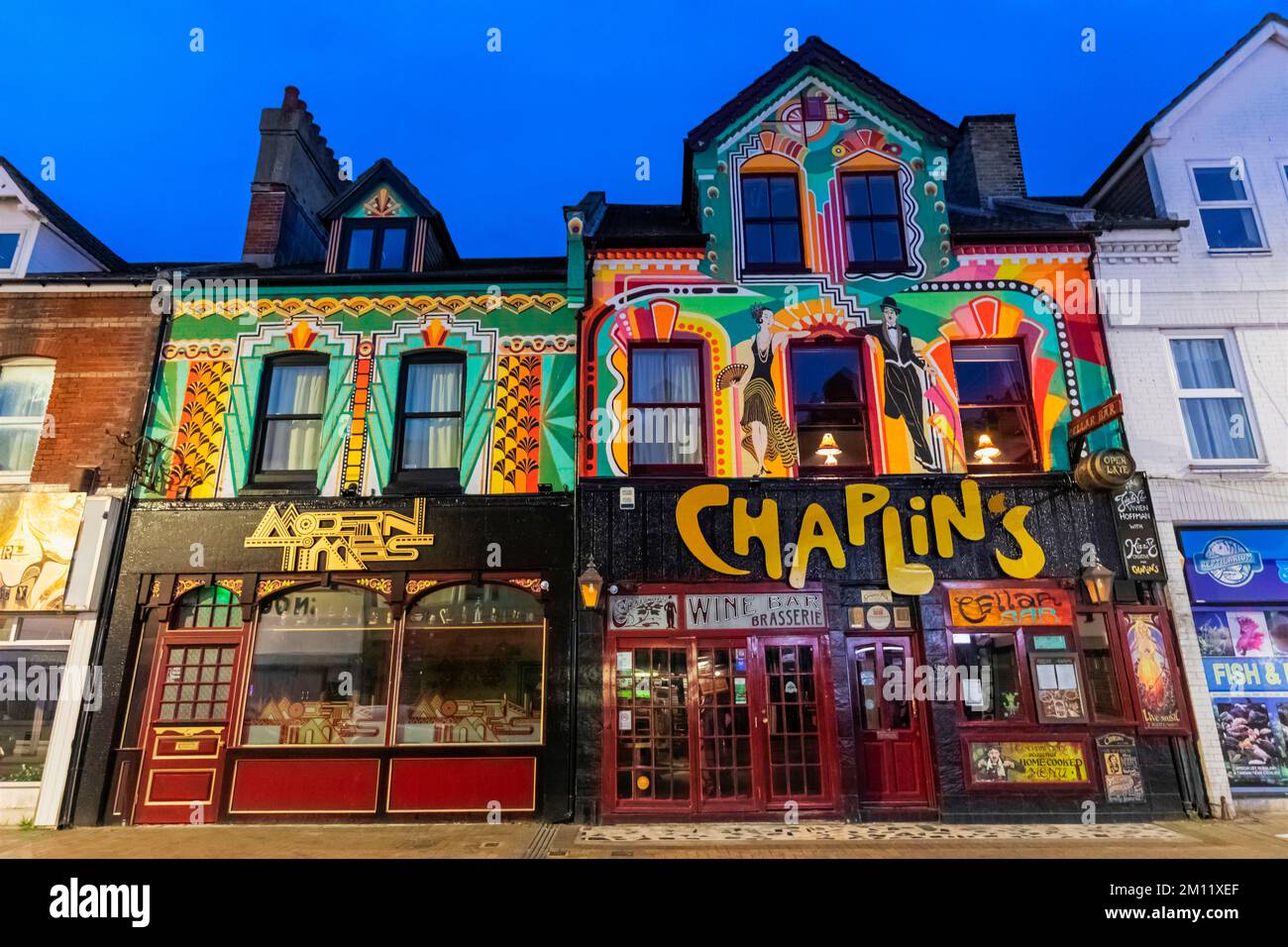 Inghilterra, Dorset, Bournemouth, Boscombe, Chaplin's Wine Bar e Modern Times Restaurant Foto Stock
