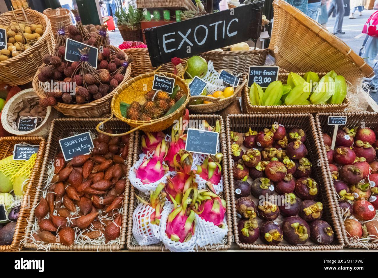Borough Market, esposizione di frutta esotica, Southwark, Londra, Inghilterra Foto Stock