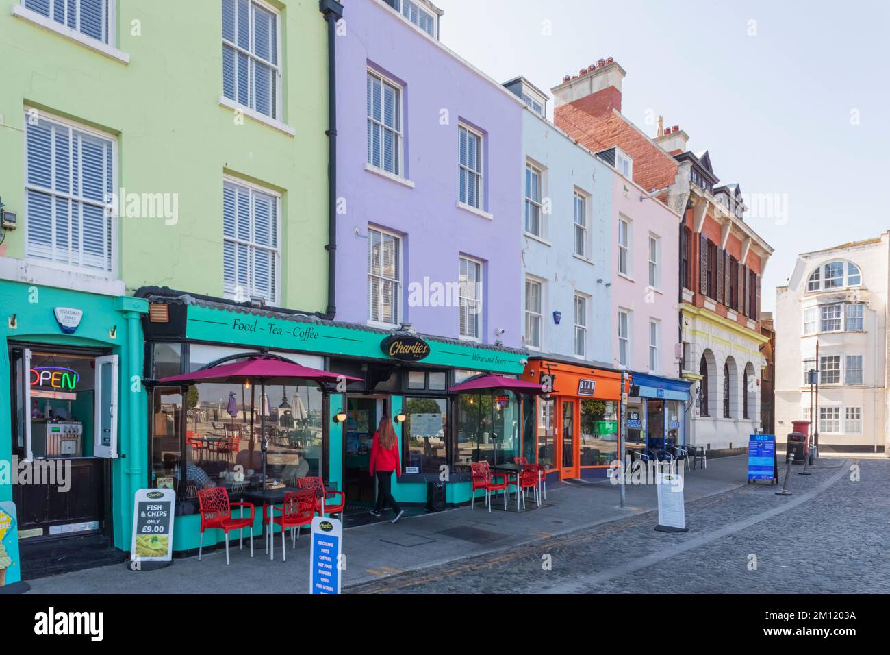 England, Kent, Margate, Old Town caffè e ristoranti sul lungomare Foto Stock