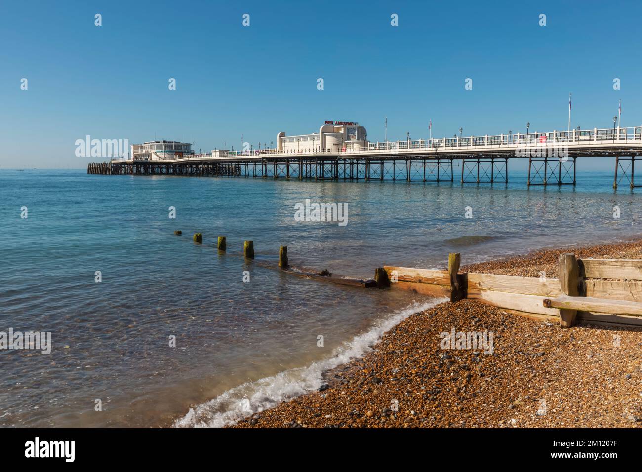 Inghilterra, West Sussex, Worthing, Worthing Pier e Beach Foto Stock