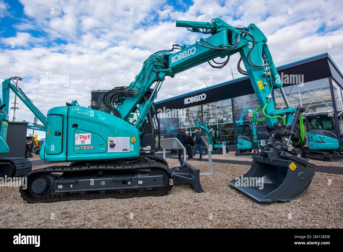 Bauma 2022 - la più grande fiera per i macchinari da costruzione, i macchinari da miniera e i veicoli da costruzione di Monaco con la mostra della società KOBELCO Foto Stock