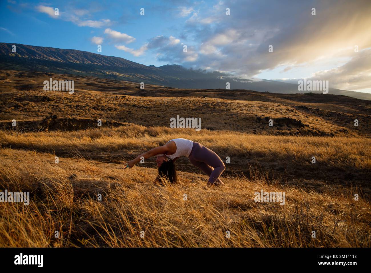 Alba e Yoga alle Hawaii Foto Stock
