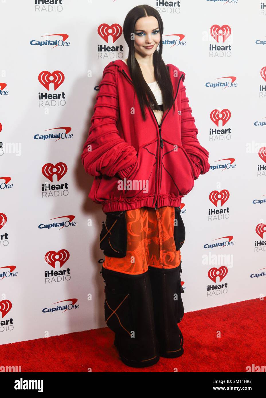 New York City, Stati Uniti. 09th Dec, 2022. MANHATTAN, NEW YORK CITY, NEW YORK, USA - 09 DICEMBRE: La cantante e attrice americana dove Cameron arriva al 2022 iHeartRadio Z100 New York Jingle Ball che si tiene a Madison Square Garden il 9 dicembre 2022 a Manhattan, New York City, New York, USA. (Foto di Jordan Hinton/Image Press Agency) Credit: Image Press Agency/Alamy Live News Foto Stock