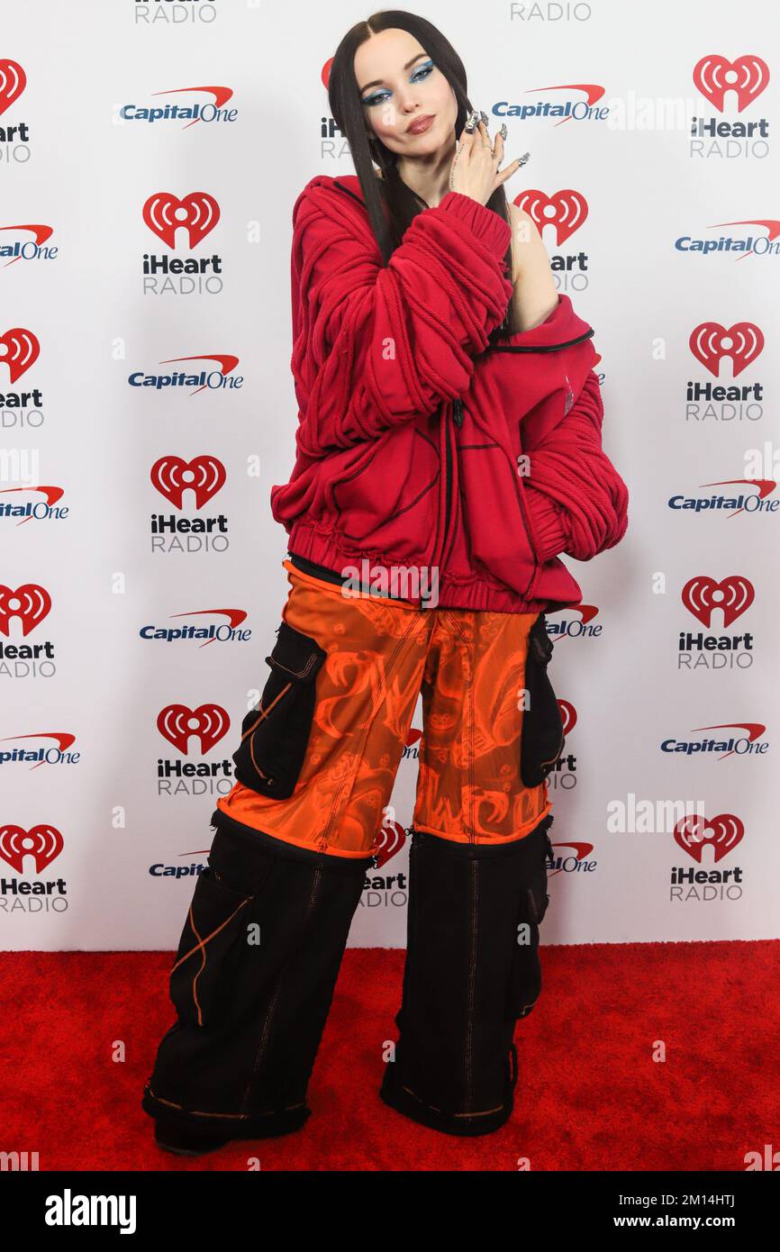 New York City, Stati Uniti. 09th Dec, 2022. MANHATTAN, NEW YORK CITY, NEW YORK, USA - 09 DICEMBRE: La cantante e attrice americana dove Cameron arriva al 2022 iHeartRadio Z100 New York Jingle Ball che si tiene a Madison Square Garden il 9 dicembre 2022 a Manhattan, New York City, New York, USA. (Foto di Jordan Hinton/Image Press Agency) Credit: Image Press Agency/Alamy Live News Foto Stock