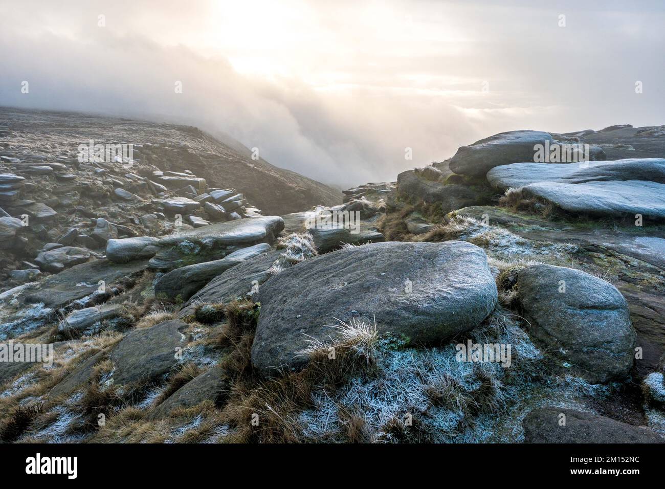 Inverno sull'altopiano Kinder Scout nel Peak District National Park, Regno Unito Foto Stock