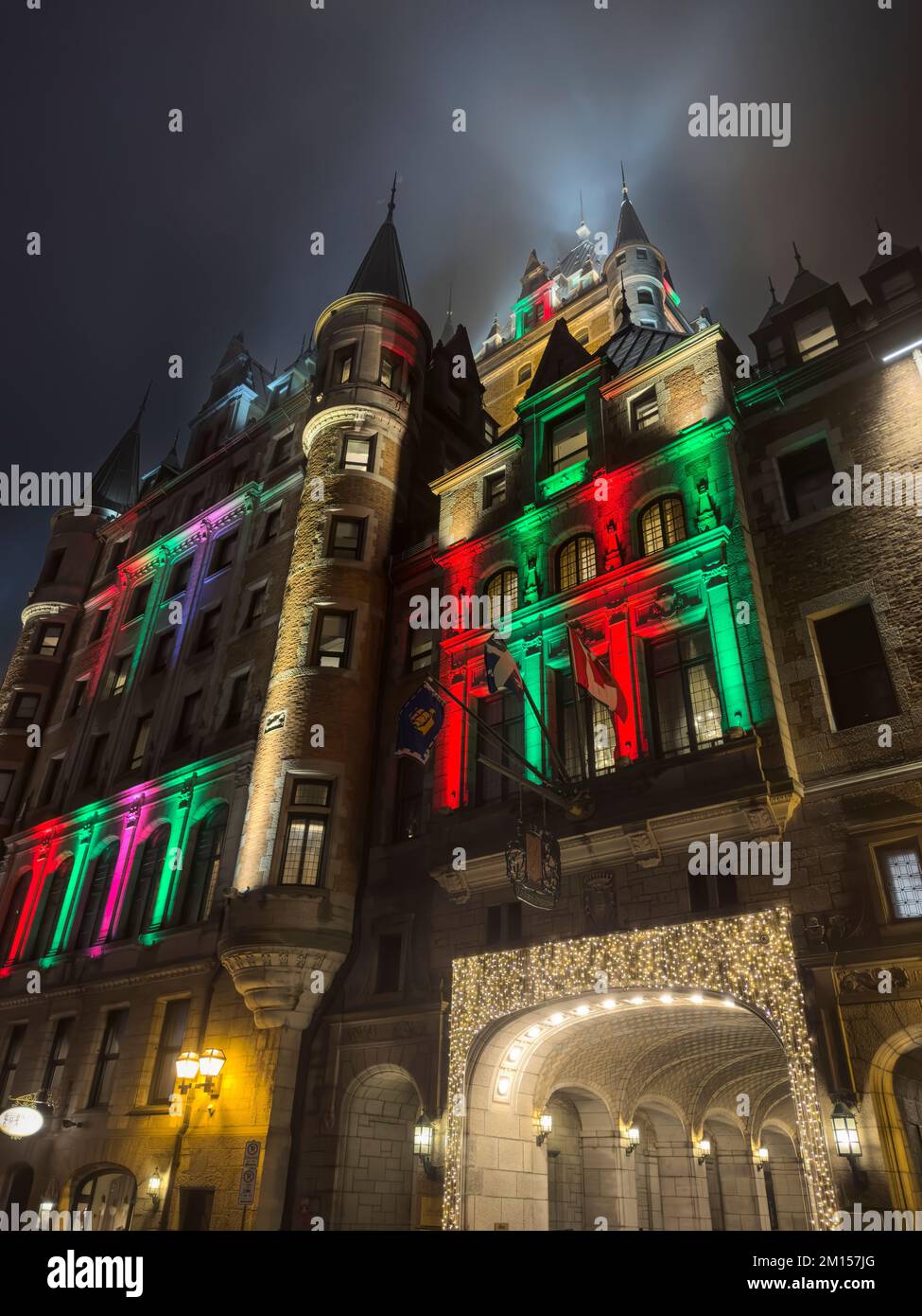 Colori natalizi all'Hotel Chateau Frontenac Old Quebec City, Quebec, Canada Foto Stock