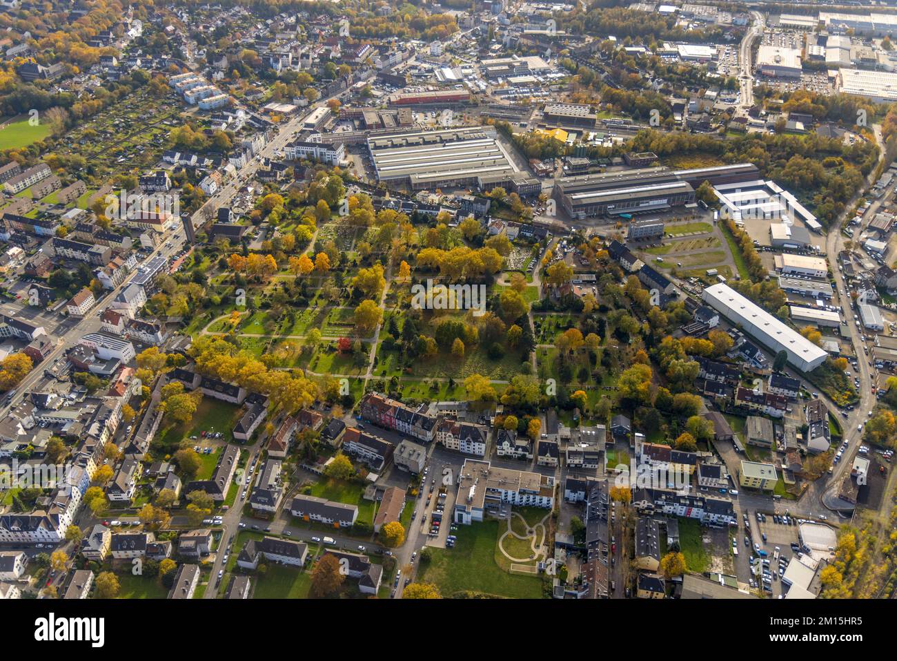 Veduta aerea, cimitero municipale di Riemke nel distretto di Riemke, Bochum, zona della Ruhr, Renania settentrionale-Vestfalia, Germania, luogo di sepoltura, Bochum, DE, Europa, Ceme Foto Stock