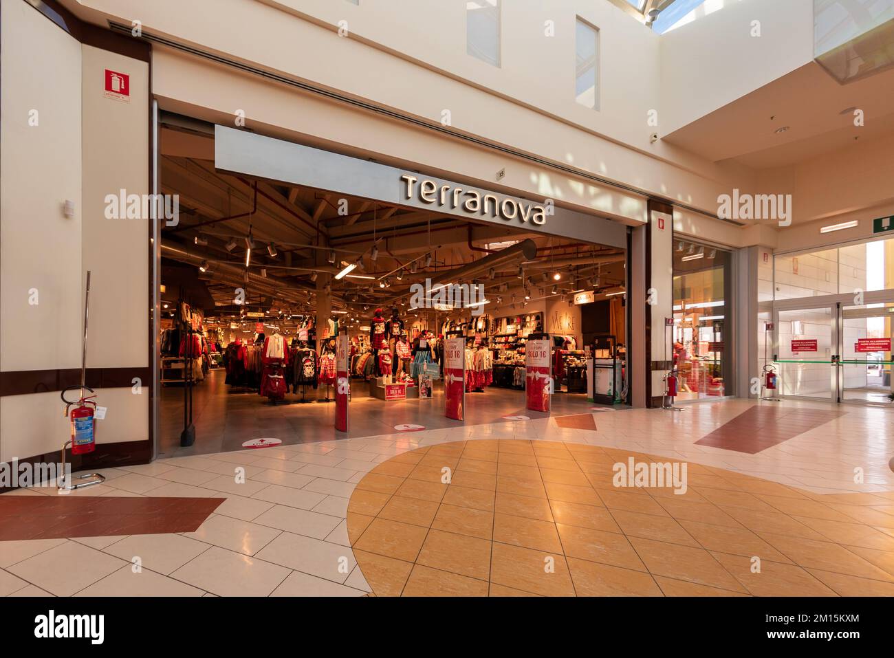 Terranova shop immagini e fotografie stock ad alta risoluzione - Alamy