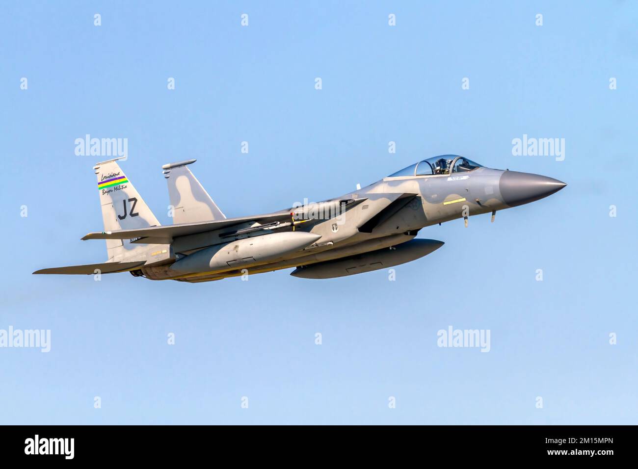 Un aereo da caccia F-15 Eagle dalla Guardia Nazionale aerea durante uno spettacolo all'Airshow London (Ontario, Canada). Foto Stock