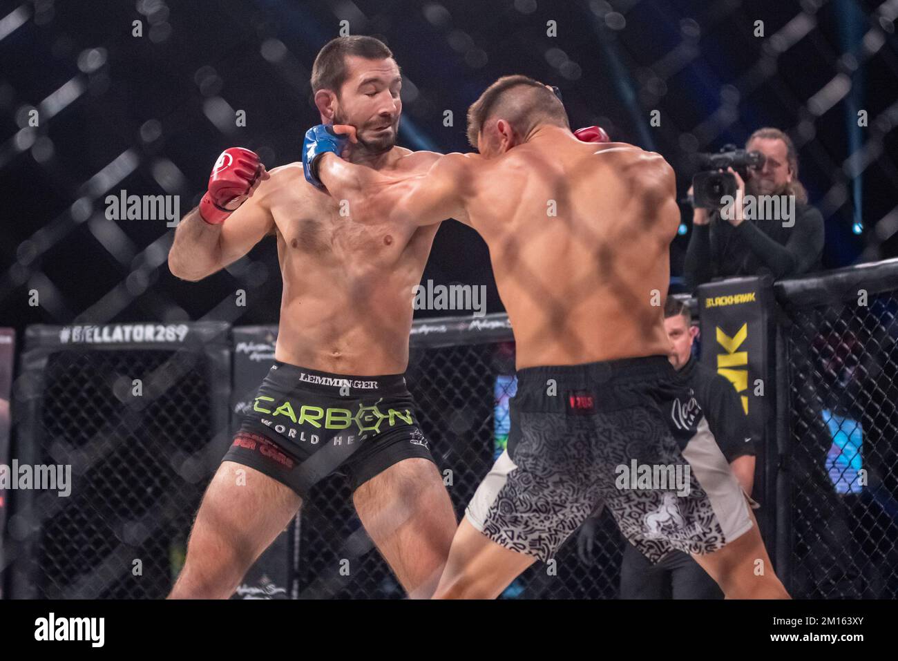 Uncanville, CT, Stati Uniti. 09th Dec, 2022. Mohegan Sun Casino Uncasville, CT - DICEMBRE 9: Michael Lombardo vince tramite KO al Bellator 289 al Mohegan Sun Casino il 9 Dicembre 2022 a Uncasville, CT, Stati Uniti. (Foto di Matt Davies/PxImages) (Matt Davies/SPP) Credit: SPP Sport Press Photo. /Alamy Live News Foto Stock