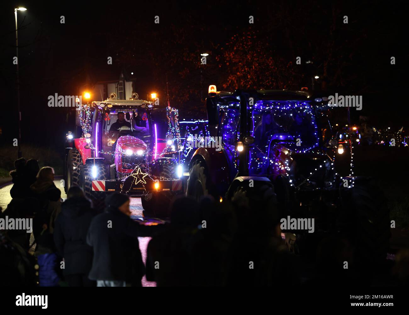 Atherstone, Warwickshire, Regno Unito. 10th dicembre 2022. Gli agricoltori partecipano alla corsa annuale dei trattori di beneficenza della Sheepy Ploughing Association. Credit Darren Staples/Alamy Live News. Foto Stock