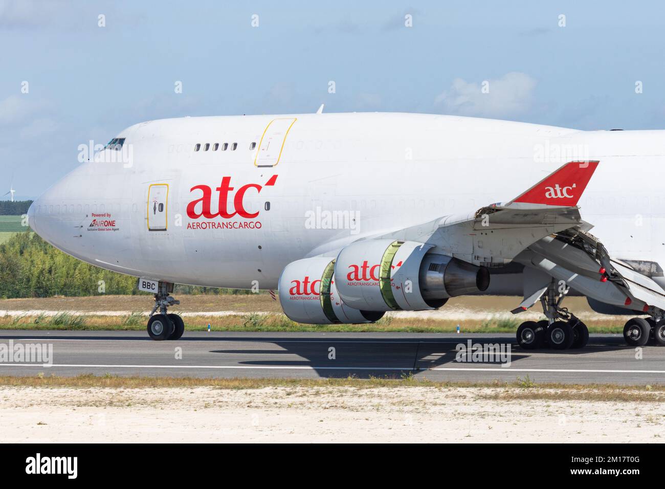 L'AeroTransCargo (ATC) Airlines Boeing B747 approda all'aeroporto di Vatry, Francia Foto Stock
