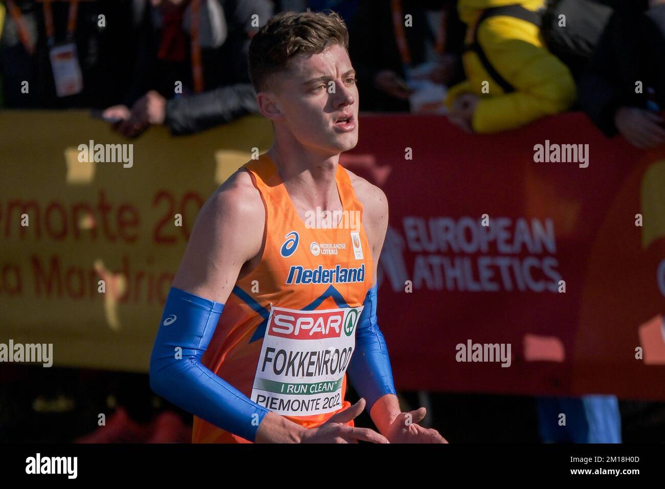 TORINO, ITALIA - DICEMBRE 11: Jesse Fokkenrood dei Paesi Bassi in gara per la U23 Men Race durante i Campionati europei di fondo il 11 Dicembre 2022 a Torino (Foto di Federico Tardito/BSR Agency) Credit: BSR Agency/Alamy Live News Foto Stock