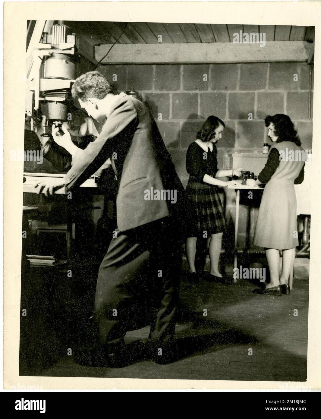 Studenti in camera oscura , studenti, Fotografia, sale oscure, Massachusetts College of Art Foto Stock