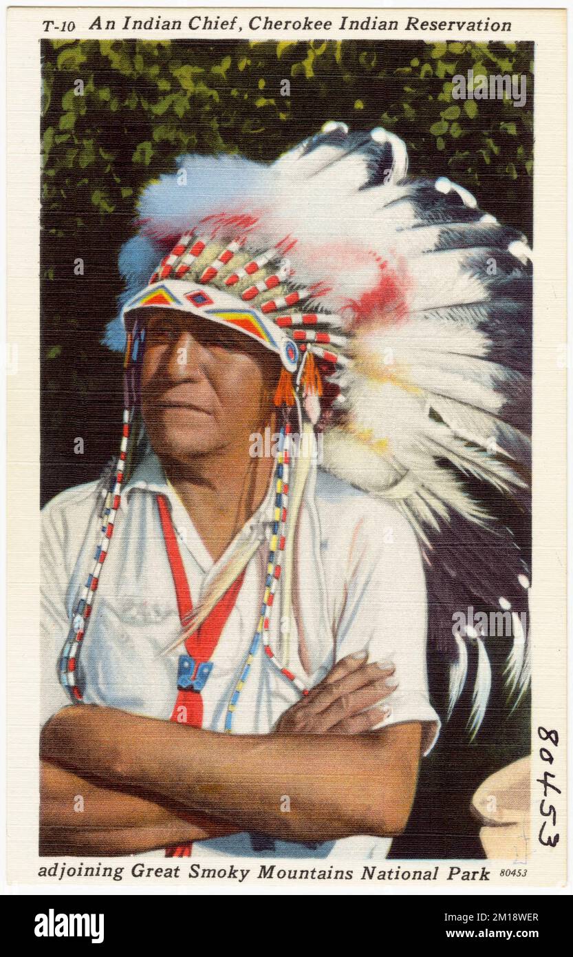T-10. Un capo indiano, la riserva indiana Cherokee, adiacente al parco nazionale delle Great Smoky Mountains, Tichnor Brothers Collection, cartoline degli Stati Uniti Foto Stock