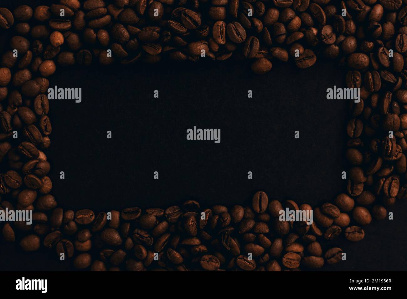 Chicchi di caffè per logo e social media. giornata internazionale del caffè. Foto Stock