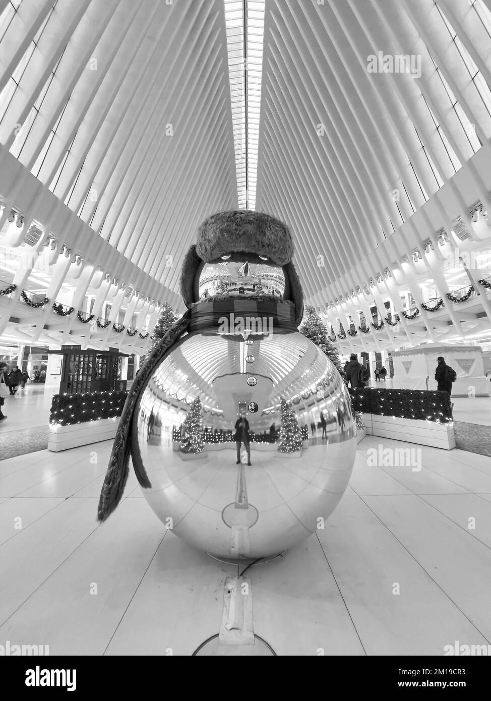 Grande pupazzo di neve al Oculus al World Trade Center di Manhattan, New York Foto Stock