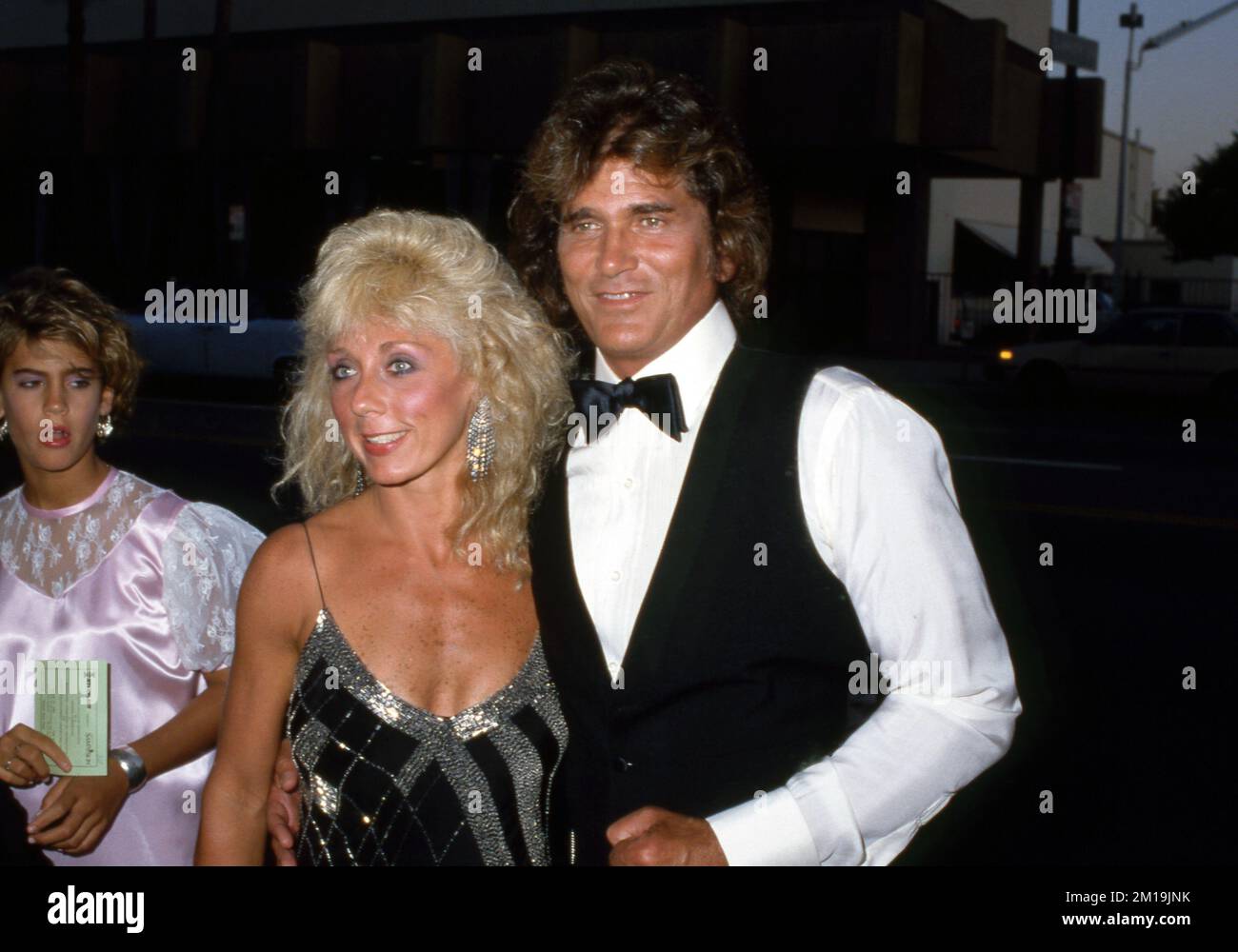 Michael Landon e la moglie Cindy Landon partecipano alla prima di Beverly Hills 'Sam's Son' il 15 agosto 1984 all'Academy Theatre di Beverly Hills, California. Credit: Ralph Dominguez/MediaPunch Foto Stock